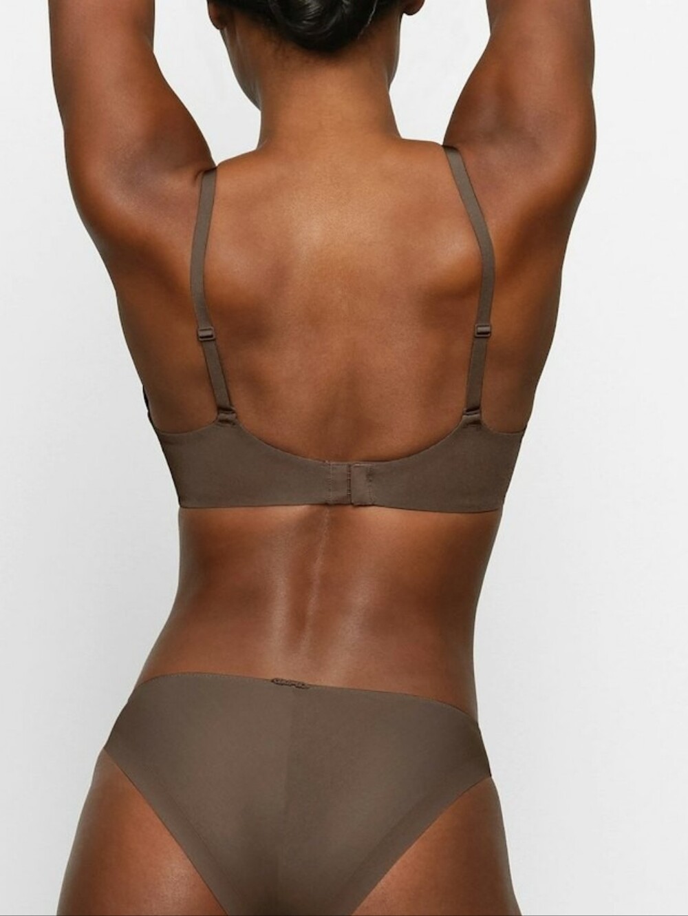 Skims Weightless Scoop Bra - Picture 3 of 10